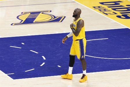 詹姆斯：到了职业生涯这个阶段 我仍能打出如此水准 感觉真的很棒