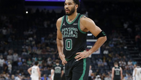 塔图姆谈吃T：我一直要犯规裁判不给 反倒这个一来就有挺搞笑的