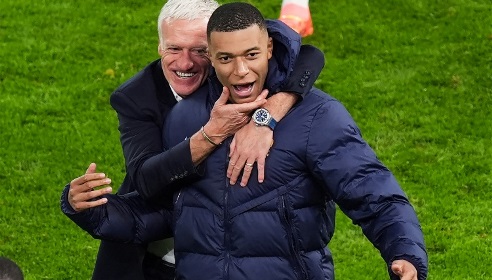 德尚：姆巴佩起步很早但不认为会踢到40岁，他已是梅罗那样的球星