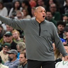 老里要失业了？雄鹿多名球员对执教风格缺乏信心