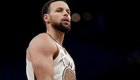 库里谈球队前景：希望勇士能赢下两场附加赛