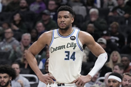 字母哥真要走？上周内部训练拒绝球队安排