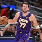 安东尼谈东契奇“特殊情况挑战”：国际球员因家事缺赛不应受罚