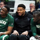 Shams：字母哥目标是三兄弟一起登场 创NBA历史！