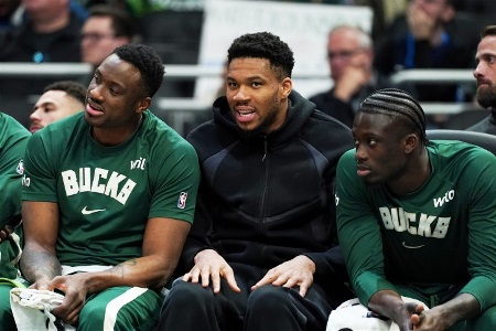 Shams：字母哥目标是三兄弟一起登场 创NBA历史！