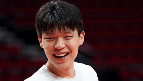 解说：杨瀚森见识到了NBA的残酷 希望他能体验一下季后赛的感觉