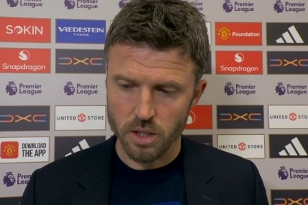 怒了！卡里克：约罗头被砸没判，利马染红是我见过最烂的判罚之一