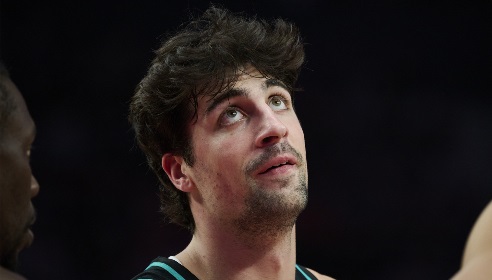 开拓者逆转太阳荡气回肠的大翻盘 杨瀚森新秀赛季就闯进季后赛