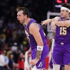 雷迪克：要尽量把季后赛拉长，东里总有机会能复出