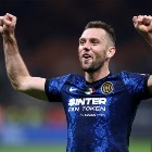 跟队：国际米兰和德弗里尚未就未来做出最终决定，有可能续约1年