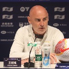 足球报评杨世元“脑震荡”换人：保护球员的善意条款被钻空子