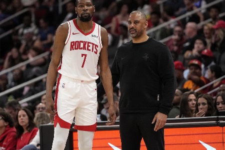 名记：火箭看起来不像季后赛球队 根本无法组织起有效的进攻