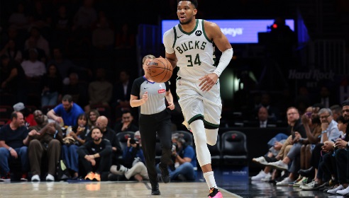 字母哥没参与雄鹿选帅！他和球队高层没任何沟通