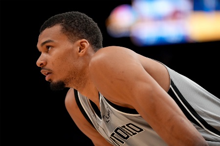 会复出吗？文班亚马因脑震荡保护协议 G4仍然出战成疑