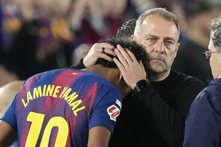 拉菲尼亚、贝尔纳尔和滕森均参加合练！巴萨伤员仅剩亚马尔