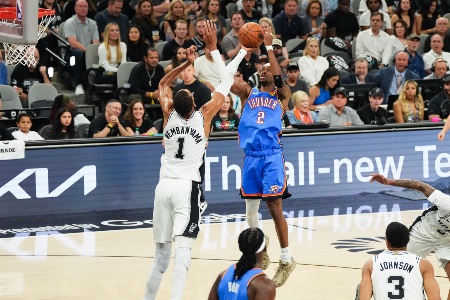 热度很高！NBA官方今日公布最佳阵容 相关词条冲上热搜榜前十