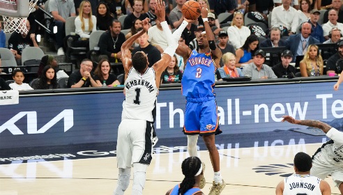 热度很高！NBA官方今日公布最佳阵容 相关词条冲上热搜榜前十