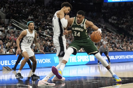 NBA名记爆料：字母哥更想去东部争冠队而不是西部