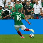 世界杯-十人墨西哥2-0九人南非 基尼奥内斯赛事首球希门尼斯破门