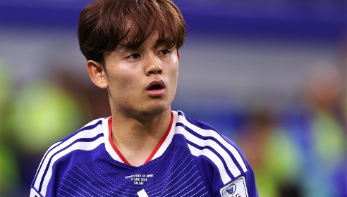 日本足协宣布久保建英左膝受伤，未谈具体伤情但表示球员暂不离队