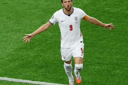 世界杯-英格兰4-2克罗地亚 凯恩双响贝林破门拉什福德替补建功