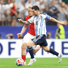 世界杯-阿根廷2-0奥地利 梅西失点+双响18球加冕世界杯射手王
