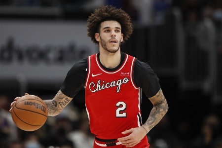 朗佐·鲍尔辟谣退役：我还在等NBA球队召唤