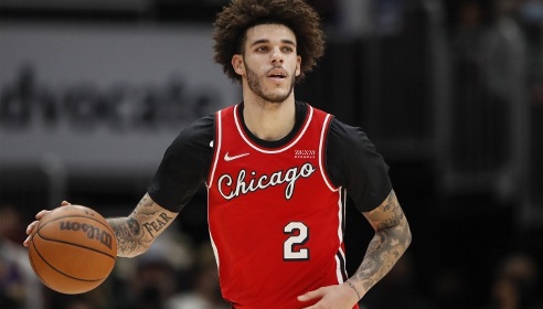 朗佐·鲍尔辟谣退役：我还在等NBA球队召唤